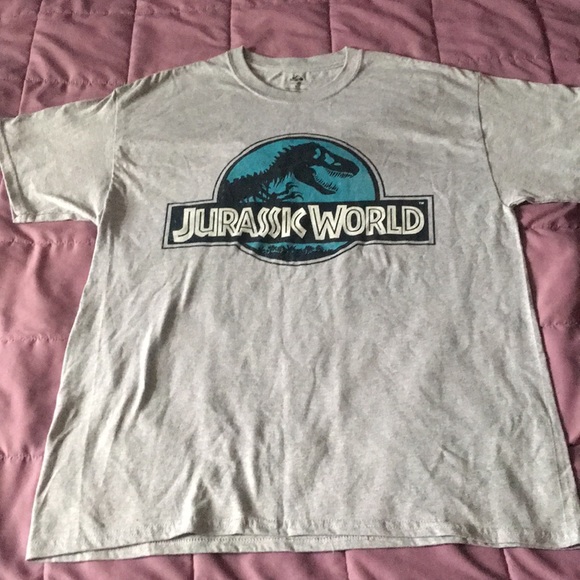 Jurassic World T-Shirt - Picture 2 of 4